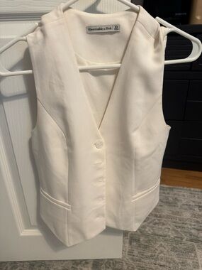 Abercrombie & Fitch Ivory Women's Sleeveless Blazer Vest xsmall